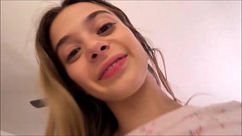 Malam Panas Bersama Adik Tiri Mungilku Di Ranjang – Terapi Keluarga Yang Menggoda – Alex Adams