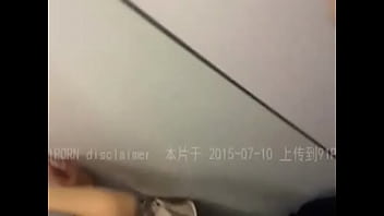 更衣室裡狂操騷貨 漂亮臉蛋配上完美身材 浪叫不斷 真是極品中國女友