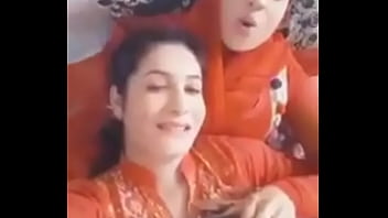 Tante Desi Yang Menggoda