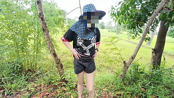 สาวไทยสุดเซ็กซี่เดินโชว์หีริมทาง เสียงครวญครางไทยแท้ชัดเจน