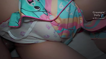 แอบเข้าไปปล่อยน้ำเชื้อในหีสาวต่างแม่ ขณะที่เธอกำลังหลับใหล