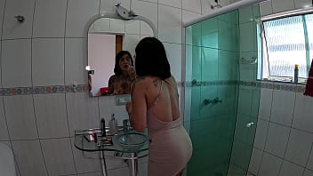 Kedatangan Ibu Hot Di Mansion Untuk Adegan Mesra Pertamanya – Shirley Azevedo