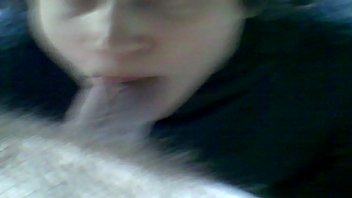 Gadis Seksi Indo-cina Ngesot Kontol