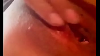 Mi Puta Me Envía Un Video Caliente Masturbándose Y Pidiendo Verga