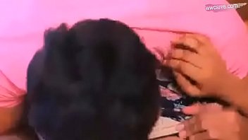 Gadis India Panas Menggoda Dengan Tarian Seksi Dan Puting Susu Yang Menggairahkan