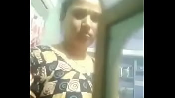 Tante India Dewasa Yang Menggoda