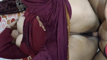 Pertama Kali Aku Bercinta Dengan Adik Tiriku Yang Seksi