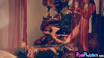 Sesi Panas Ibu-ibu Tiongkok Yang Menggoda Dengan Tarian Telanjang Sensual Untuk Playboy