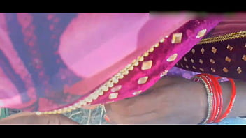 सरहज के खेत में जा रही ननदोई की चुदाई देखकर मुंह में लंड का पानी भर गया