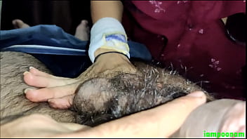 Bhabhi India Yang Menggoda, Bisikkan Kata-kata Mesra Dalam Bahasa Hindi Sambil Melayani Blowjob Hingga Akhirnya Menerima Pancaran Cumshot Yang Memuaskan