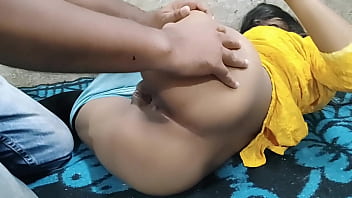 गांव की भाभी को देसी लंड ने चीर कर रख दिया