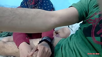 Jilatan Panas Tangan Gadis Remaja Pakistan Seksi Saat Keluarga Pergi