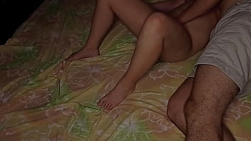 Gadis Mahasiswa Montok Terus Mengucurkan Air Dari Vaginanya Yang Basah