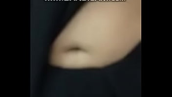 Lekuk Pusar Ranum Istri Desi Yang Dalam Dan Menggoda