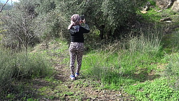 Gadis Turki Tercengang! Aku Keluarkan Kontol Besarku Di Depannya Dan Dia Biarkan Aku Ngentotnya Di Tempat Umum!!!