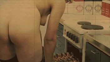 London Kelam, Keluarga Tua Yang Mesum, Ibu Tiri Yang Mulus