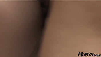 Suster Tiri Nakal Ngentot Dengan Cowok Yang Baru Dikenalnya Di Internet