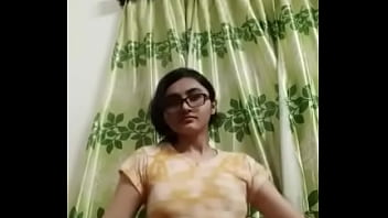 Payudara Seksi Desi Yang Menggoda