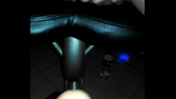 Perempuan Jalang Mainin Mainan Dan Ngesot Minta Kontol