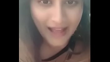 Desi Indian Yang Menggoda Dengan Payudara Montok Dan Pantat Seksi