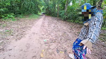 Gadis Thailand Jalan-jalan Di Hutan, Mampir Ngentot Dulu Sebelum Petik Jamur