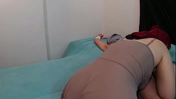 Gadis Arab Muslim Berhijab Nungging Di Atas Kontol