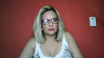 Gila! Ibuku, Anak Perempuanku, Dan Kekasihku Bergantian Menggila Di Ranjang