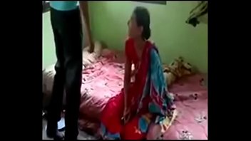 Gadis India Yang Menggoda Dengan Lekuk Tubuh Mempesona