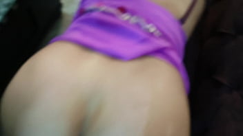 Ibu Tiri India Desi Kejutkan Anak Tirinya Vivek Di Hari Ulang Tahun Dengan Bisikan Mesum Dalam Bahasa Hindi