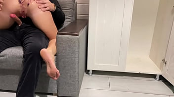 Ibu Tiri Mengintip Anak Tirinya Nonton Bokep Dan Memuaskan Nafsu Mereka