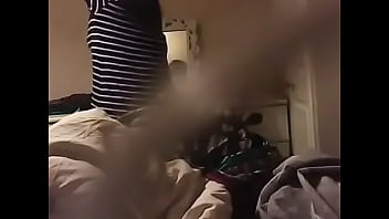 Gadis Berhijab Dengan Gaul Yang Menggoda