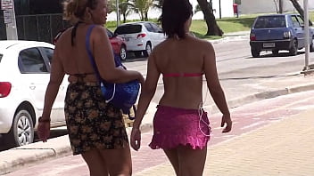 Gostosinha Safada Indo Pra Praia Com Esse Rabo Delicioso Balançando