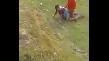 बीच मैदान में जंगली चुदाई