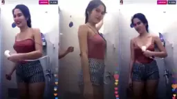 Diva Siregar Mandi Telanjang Dada Montoknya Menggoda