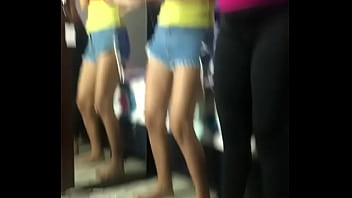 Gerakan Goyang Seksi Selebgram Indonesia Yang Bikin Napsu Bergelora