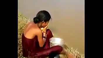 Bhabhi Desi Mandi Telanjang Di Kamar Mandi