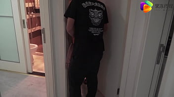 真空跳蛋购物骚货勾引外卖小哥，真实拍摄计划一让你看个够