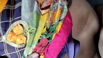 Gadis Desa India Telanjang Di Alam Terbuka