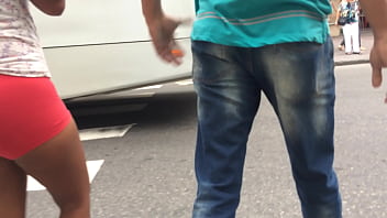 Morena Peituda Indo Rebolando Gostoso No Motel