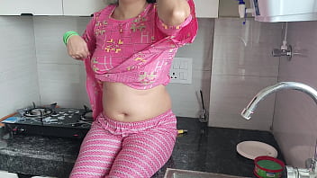 Ibu Tiri Mesum Digencet Sampai Klimaks Dengan Suara Hindi Dan Rayuan Nakal Anak Tiri Di Rumah