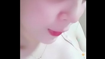 Gadis Asia Menggoda Dengan Puting Mulus Di Bigo Live