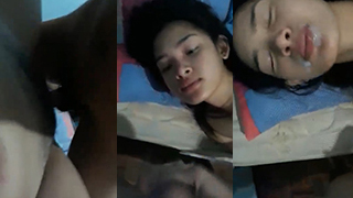 Gadis Lokal Baru Langsung Disemprot Sperma Panas Di Mulutnya