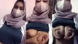 Kiriman Foto Payudara Besar Bertudung Yang Menggoda