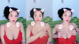 Semakin Berani Pamer Tubuh Seksi Dan Menggoda