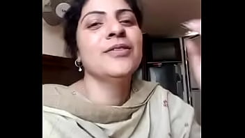 Istri Desi Yang Menggoda Dan Siap Memuaskan Hasrat