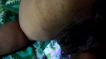 Istri Rumah Tangga India Digerogoti Jari Di Lubang Pantatnya