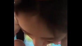 Gadis Tiongkok Seksi Memberikan Blowjob Manis Yang Menggoda