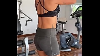 Gadis Tionghoa Telanjang Berlatih Dengan Gairah Bagian 2