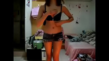 Gadis Tionghoa Imut Menggoda Dengan Tubuhnya Yang Seksi