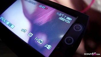 Gadis Muda Dan Ibu Tua Dihardcore Bergantian Oleh Klien Asing Dalam Threesome Brutal